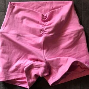 Grilly High-Waist Pink Scrunch Active Shorts